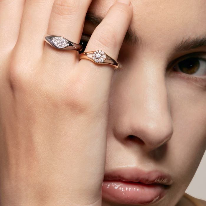 Tessa Circle Signet Ring