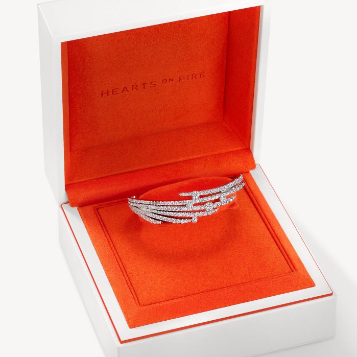 Vela French Cut Pavé Bangle
