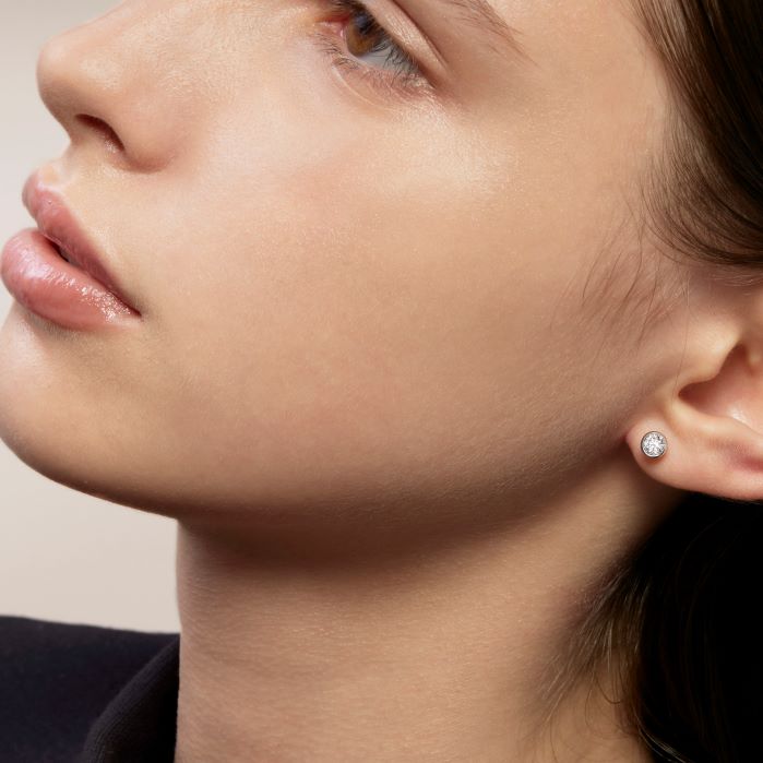 HOF Classic Bezel Studs