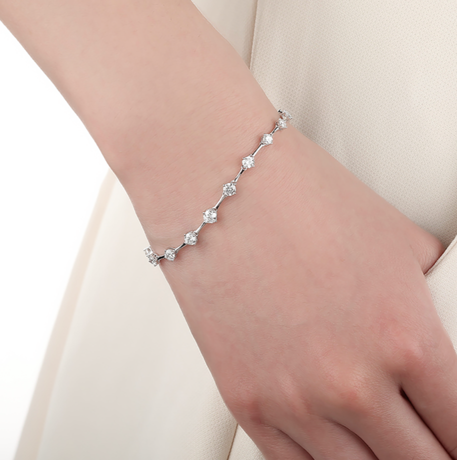 Mariposa Cadence 0.64-1.24ctw Diamond Bolo Bracelet